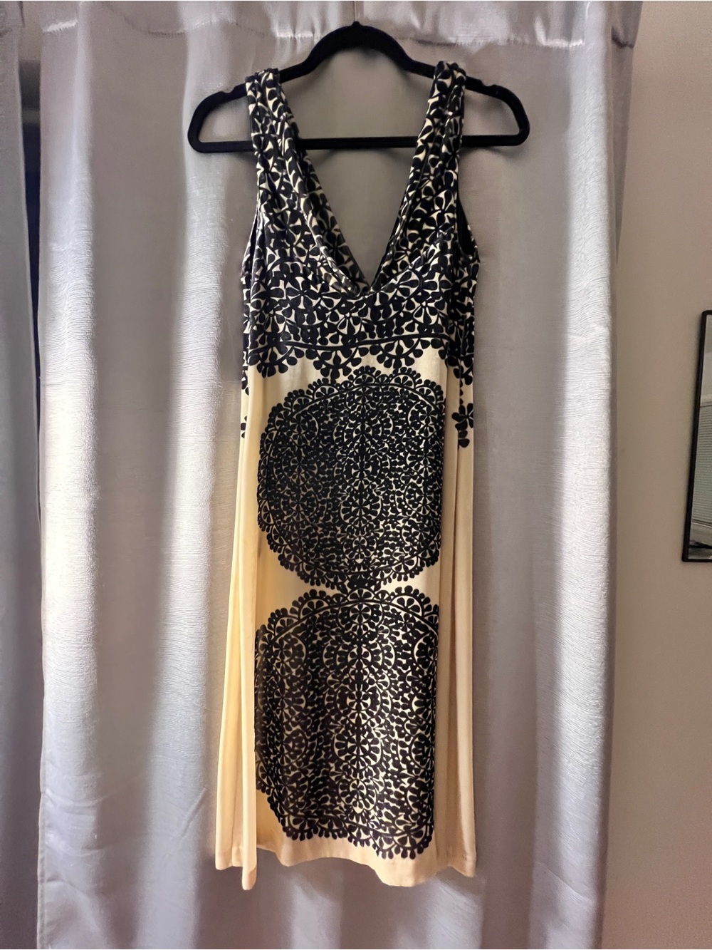 Sleeveless Cream and Black Patterned V-Neck Dress